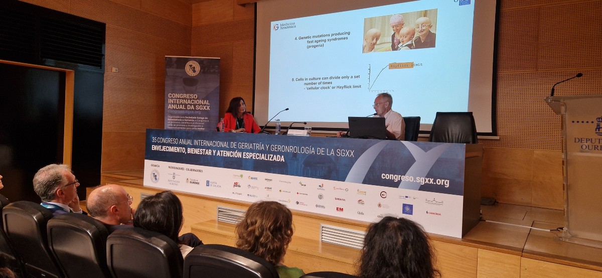 Ángel Carracedo Álvarez durante su ponencia en la